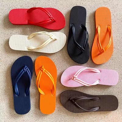 Colorful anti-slip custom beach flip flops for wholesale