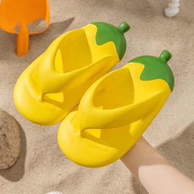 Cute girls outdoor flip flops with soft sole and anti-slip