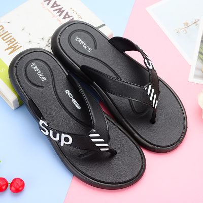 Korean-style men's summer flip flops for outdoor wear