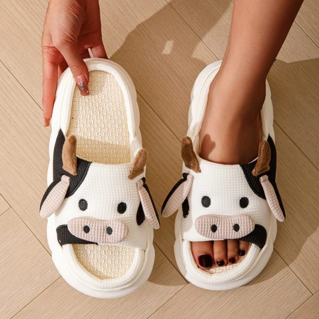 Cartoon cow unisex linen slippers soft sandals (4) Cartoon cow unisex linen slippers soft sandals (4)