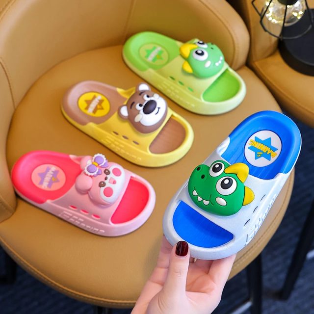 Cartoon dinosaur bear trim slippers kids flip flops (1) Cartoon dinosaur bear trim slippers kids flip flops (1)