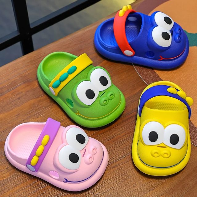 Children slippers cute cartoon big eyes kids flip flops (2) Children slippers cute cartoon big eyes kids flip flops (2)