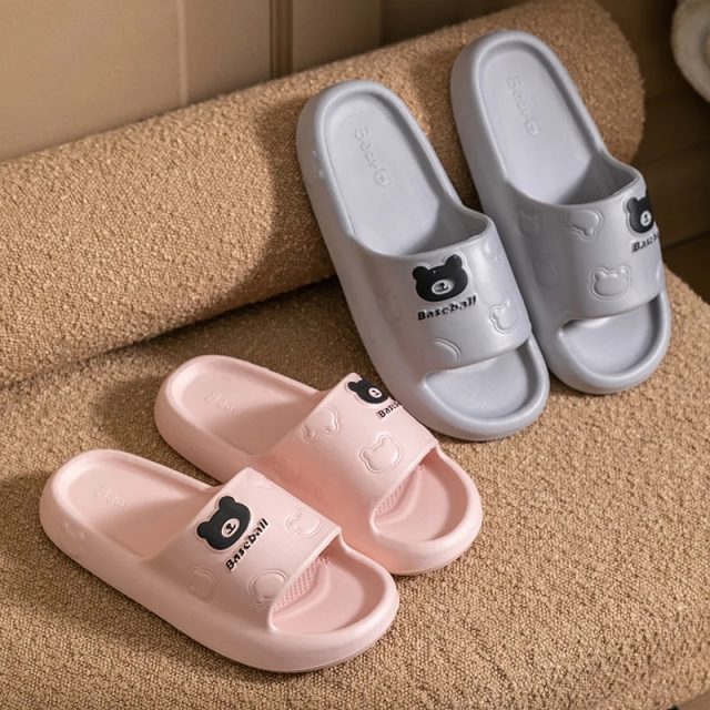 Fashion summer cartoon bear soft sandals home slippers (3) Fashion summer cartoon bear soft sandals home slippers (3)
