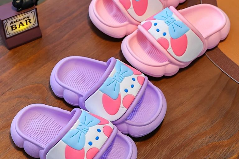 New cute cartoon rabbit seabeach kids flip flops girl shoes (1) New cute cartoon rabbit seabeach kids flip flops girl shoes (1)