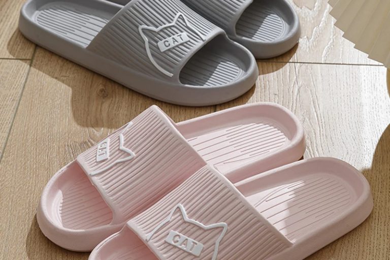 New fashion cartoon cat pattern sandals for adults slippers (2) New fashion cartoon cat pattern sandals for adults slippers (2)