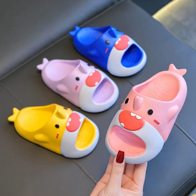 New summer cute cartoon shark pattern kids flip flops (2) New summer cute cartoon shark pattern kids flip flops (2)