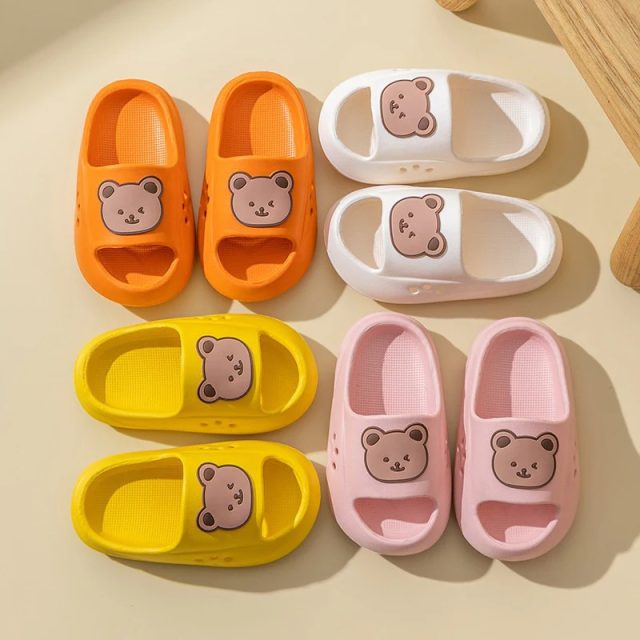 Summer kids shoes home cartoon bear flip flops (2) Summer kids shoes home cartoon bear flip flops (2)