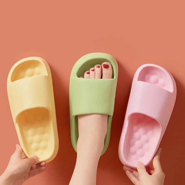 Thick sole summer beach slides slipper soft sandals (1) Thick sole summer beach slides slipper soft sandals (1)