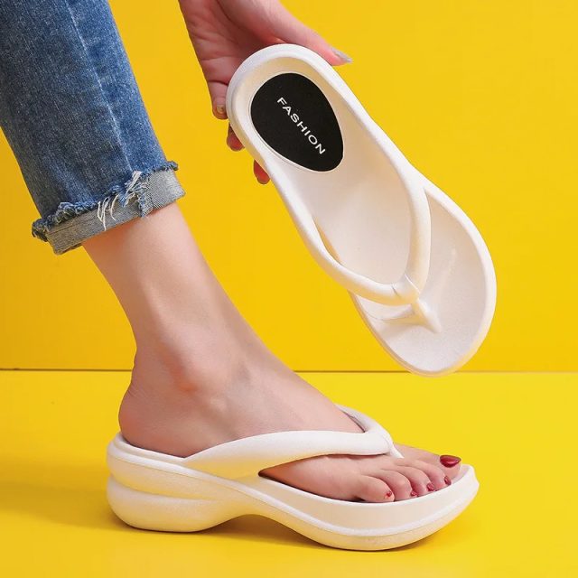 Women flip flops (1) Women flip flops (1)