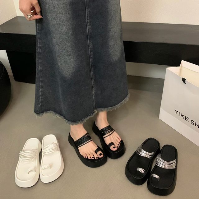 Women flip flops (1) Women flip flops (1)