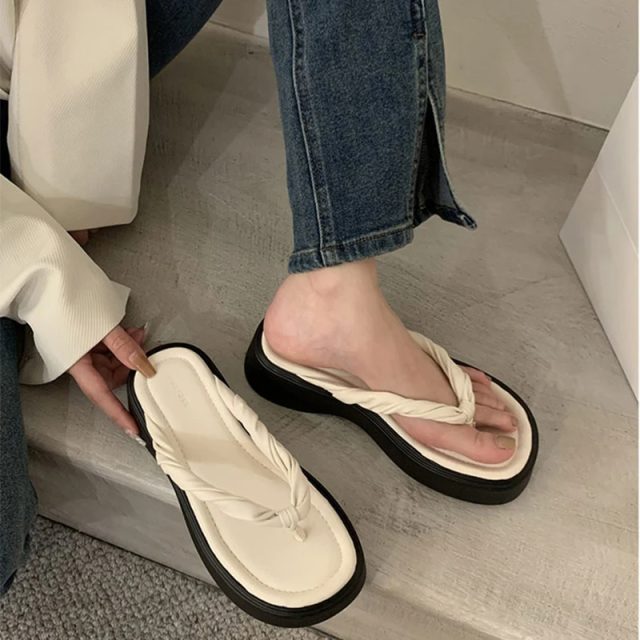 Women flip flops (2) Women flip flops (2)