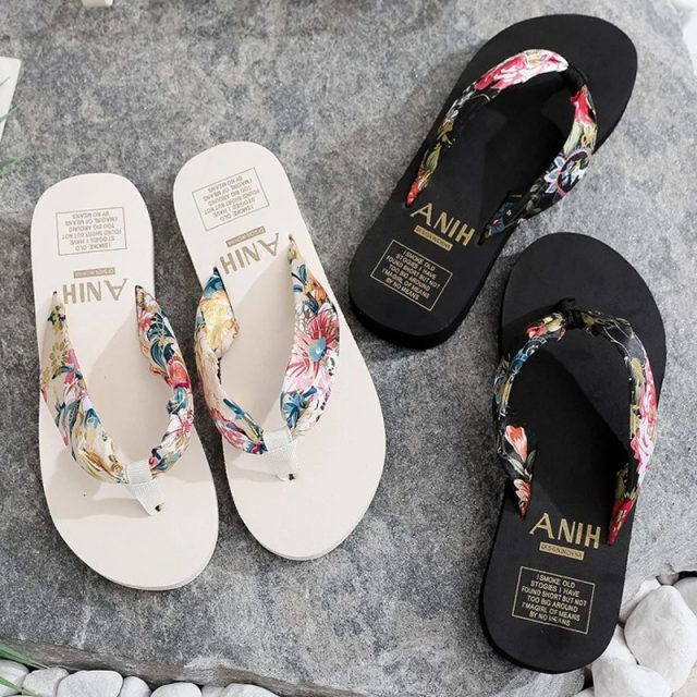 Women flip flops (2) Women flip flops (2)