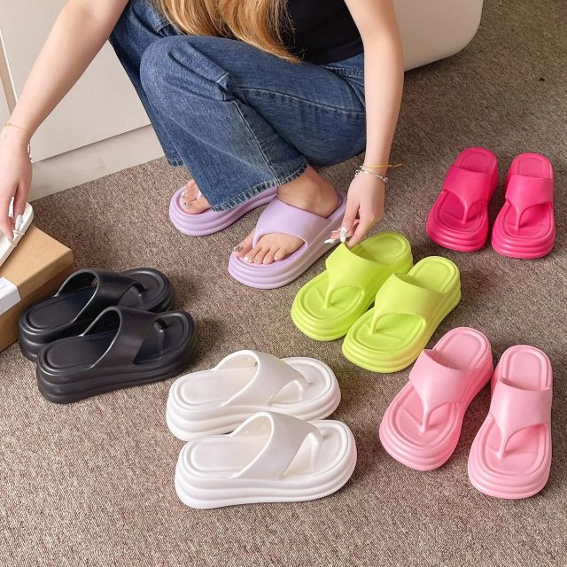 Women flip flops (3) Women flip flops (3)