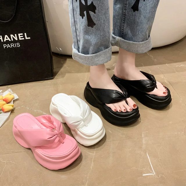 Women flip flops (3) Women flip flops (3)
