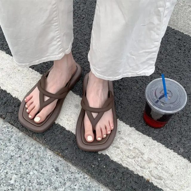 Women flip flops (3) Women flip flops (3)