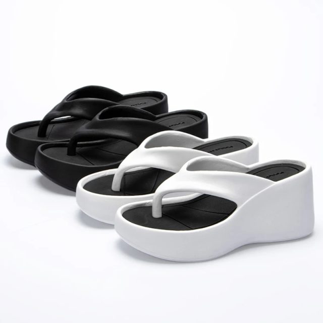 Women flip flops (4) Women flip flops (4)