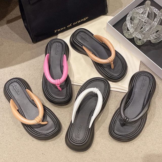Women flip flops (6) Women flip flops (6)